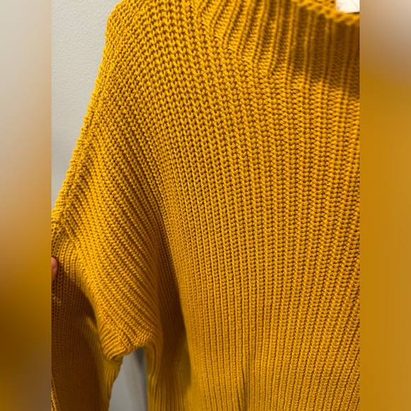 NWT Max Studio Mock Neck Mustard Sweater Size Large - Picture 4 of 5